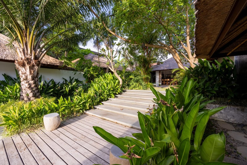 Family & Group 6/7BR villa • 1000sqm • Walk to POI 19
