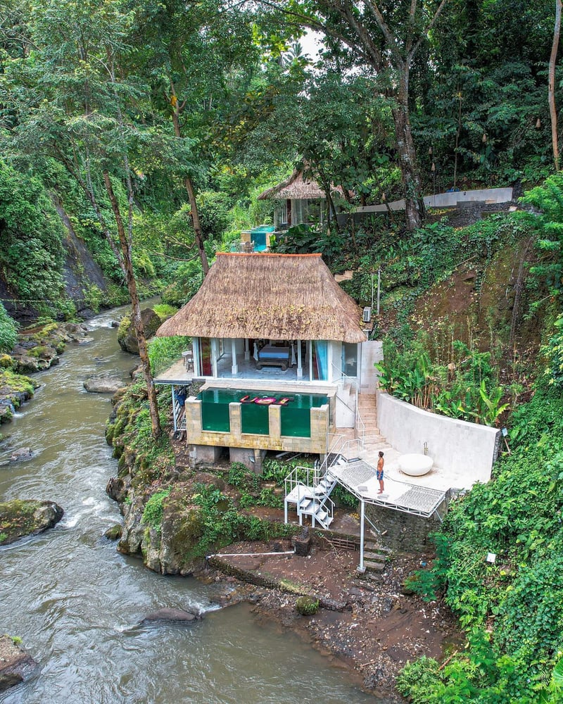Hideout Jungle/River Villa @ VillaCellaBella 3