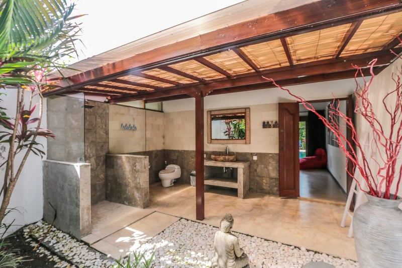 Spacious 3 Bedroom 
Villa Maya Aseman Bagus 28