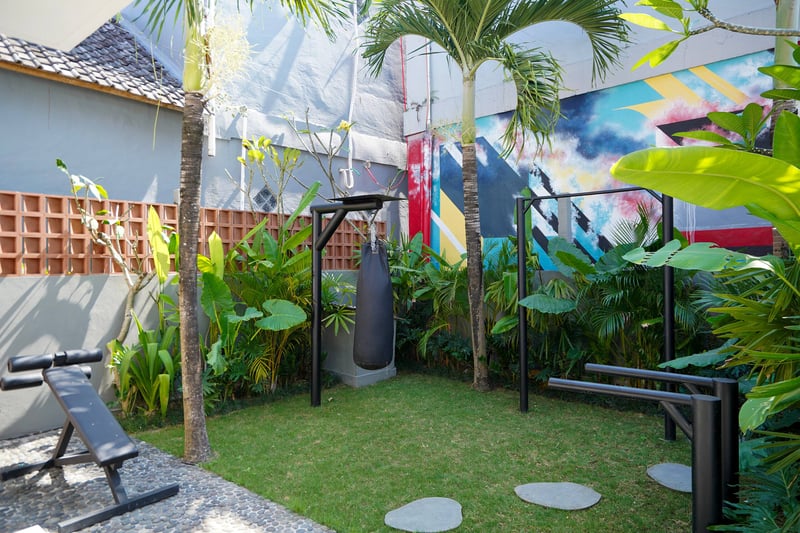 Muscle beach villa 20