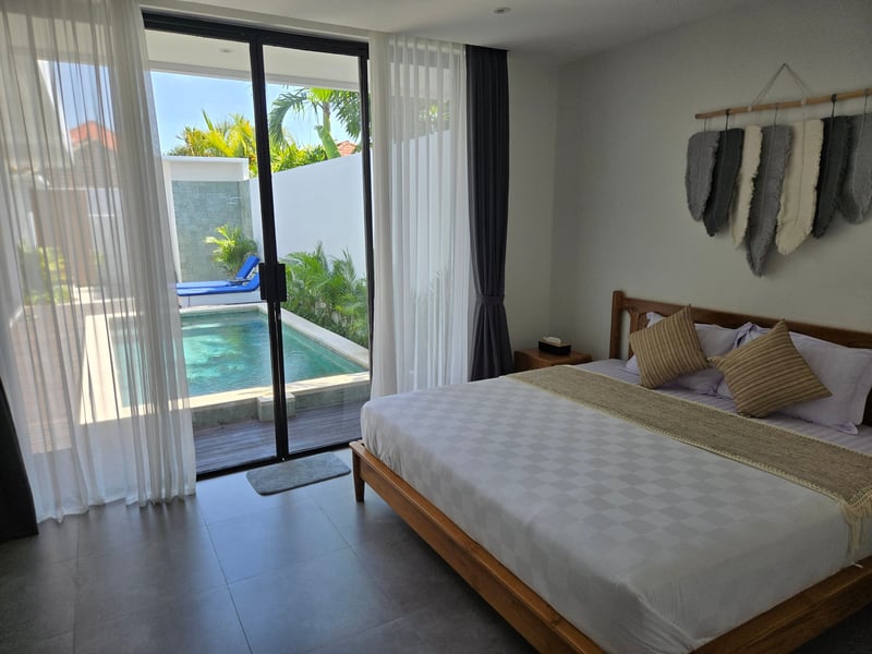 Sunflower Bali Villa 3BR Legian Double Six Beach 2