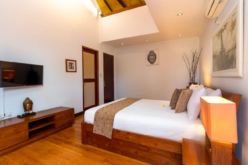 Villa Raffaela Legian-Stunning 5 star 4 Bed & Bath 18