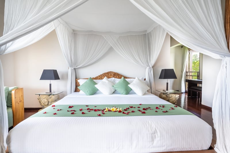 Immaculate 3-4BR Villa with Butler Service and Spa 23