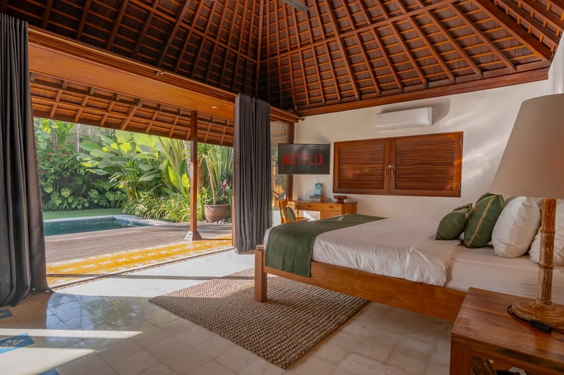 Balinese Villa · 16m Pool · Gardens · 5 Min Beach 27