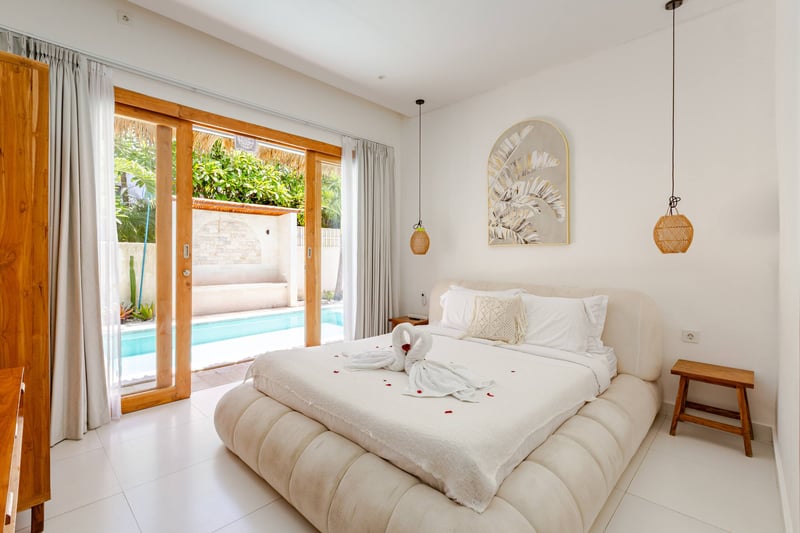Chic 3BR Pool Villa • Canggu • Walk to Reload Gym 8
