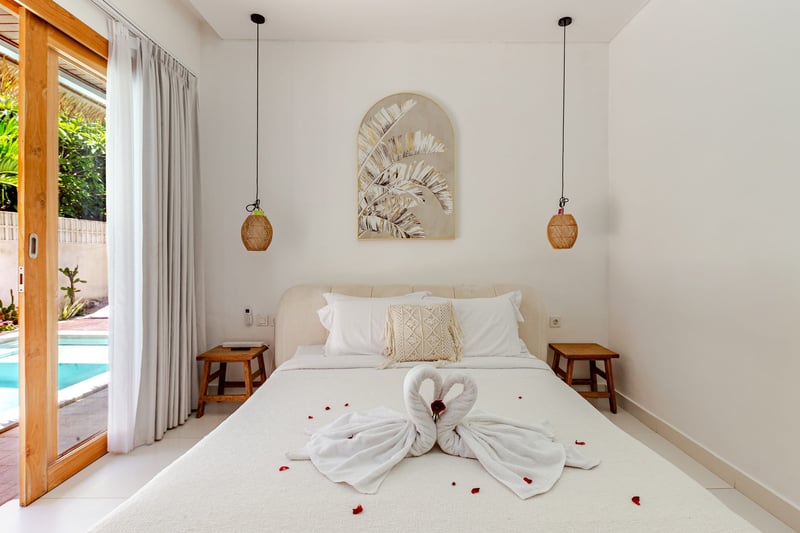 Chic 3BR Pool Villa • Canggu • Walk to Reload Gym 36