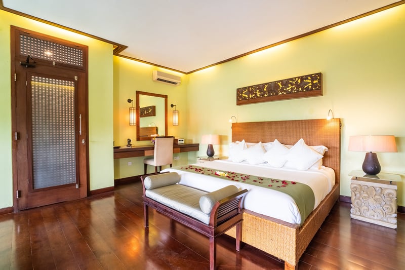 Immaculate 3-4BR Villa with Butler Service and Spa 27