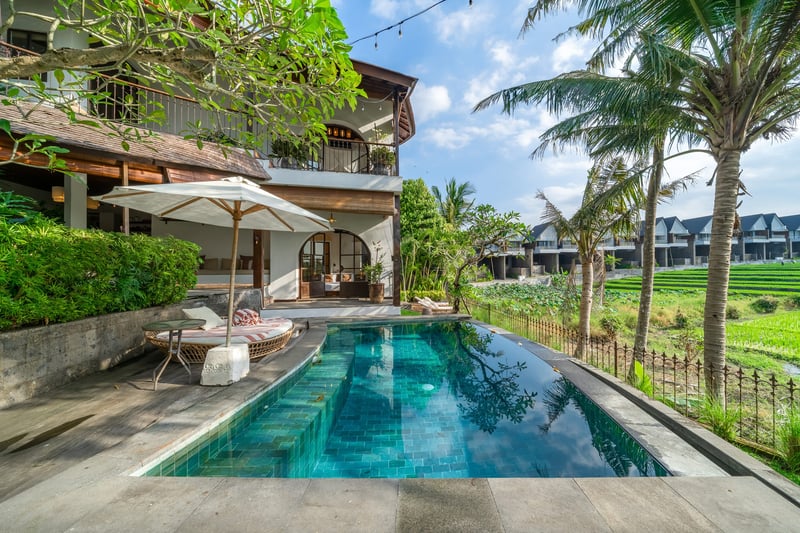 Yuka : Tropical Sunset Escape – 3BR Canggu Villa 38