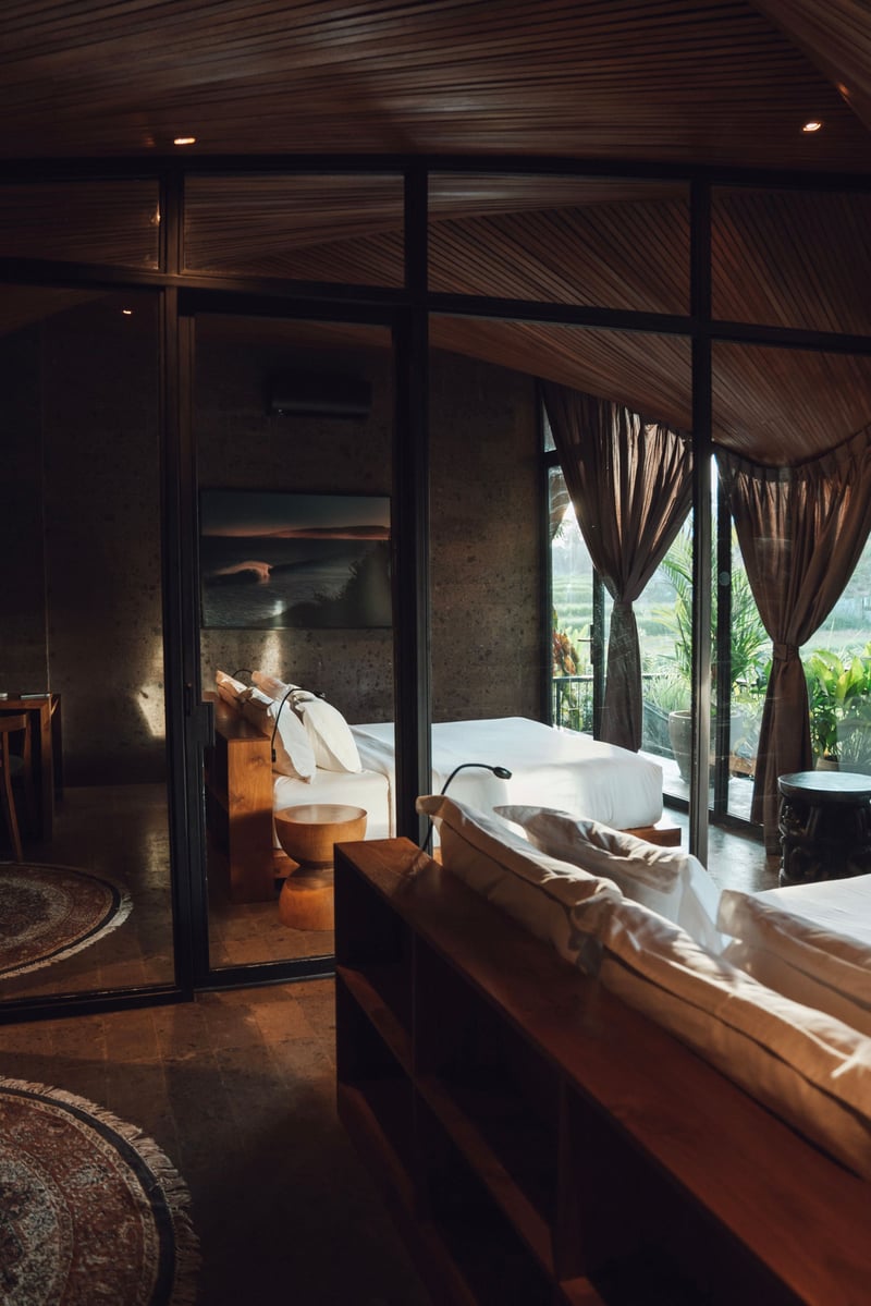 ALPHA HOUSE– Design villa w full concierge service 12