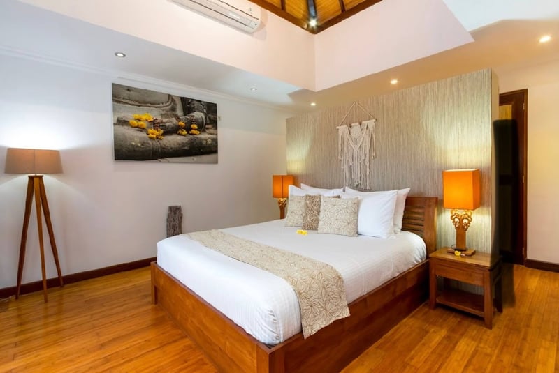 Villa Raffaela Legian-Stunning 5 star 4 Bed & Bath 23