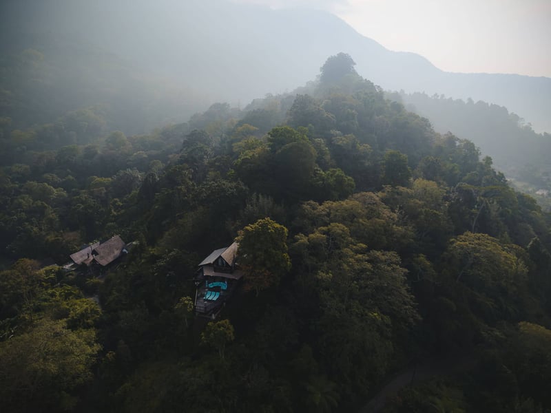 Cabin in the Clouds nestled in Bali's Mountains 34