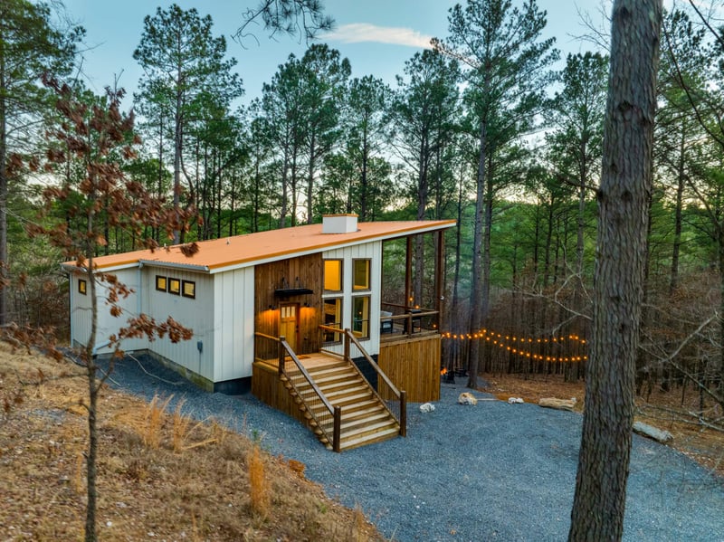 Luxury Couples Cabin (Hot Tub, Sauna & Swing Bed) — photo 3