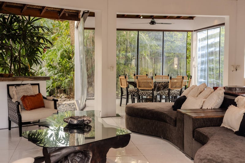 XL Tropical Estate • 4BR • Quiet • Next to POI 10