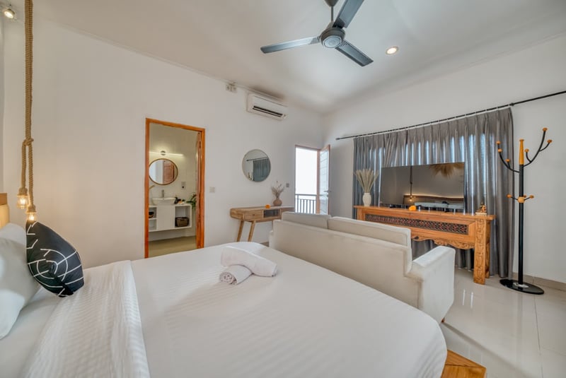 Holy's Villa 12