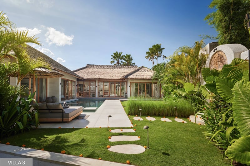 Stunning Designer 10 Bdrm Villa Estate near Beach — photo 2