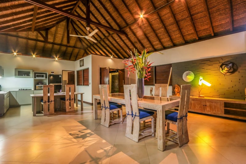 Spacious 3 Bedroom 
Villa Maya Aseman Bagus 14