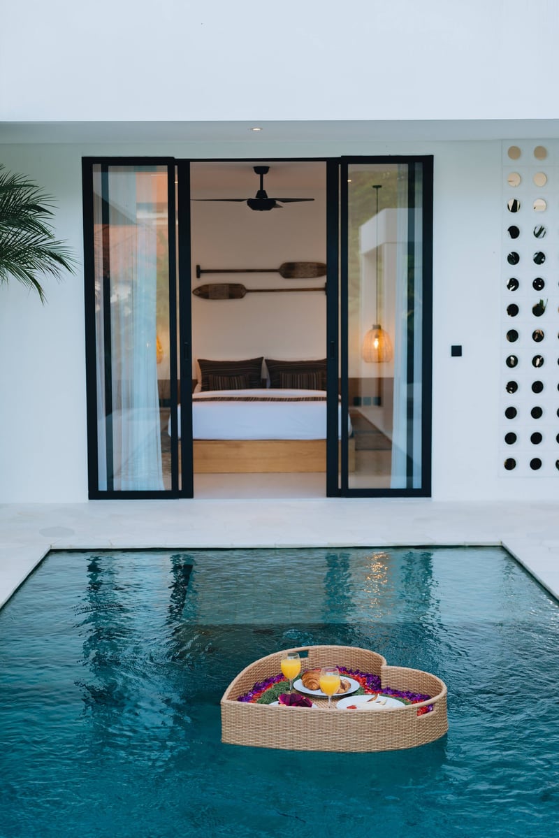 Stunning 3BR Property, Rooftop, Bathtub, 12m Pool — photo 3