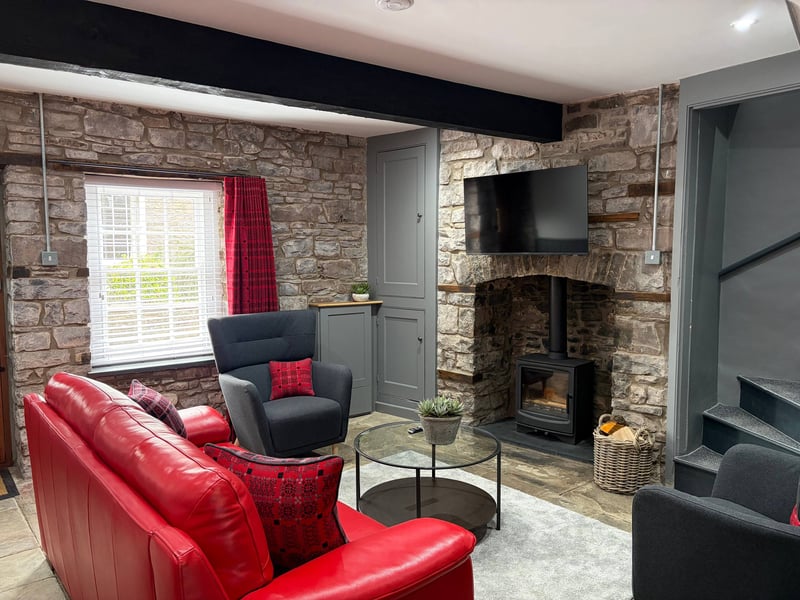 10 Crickhowell Cottages, Town Centre Location 11