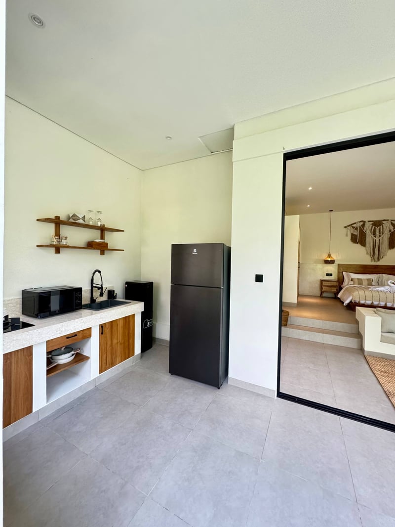 Romansa villa, a calm and tropical pool villa 8