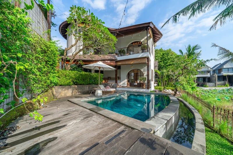 Yuka : Tropical Sunset Escape – 3BR Canggu Villa 37