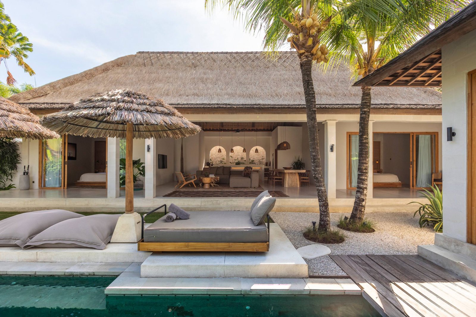 Designer Lux 3 Bed Villa near Beach & KuDeTa — photo 2