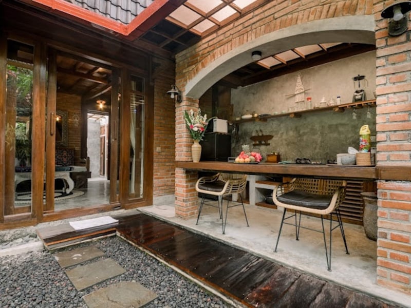Pabuan Villa, private, bergaya etnik dan romantis 12