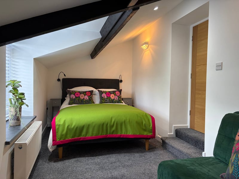 10 Crickhowell Cottages, Town Centre Location 35