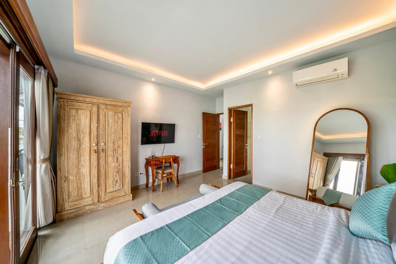 Villa Chelsea - Canggu Lux Pool Villa & Rice Views 23