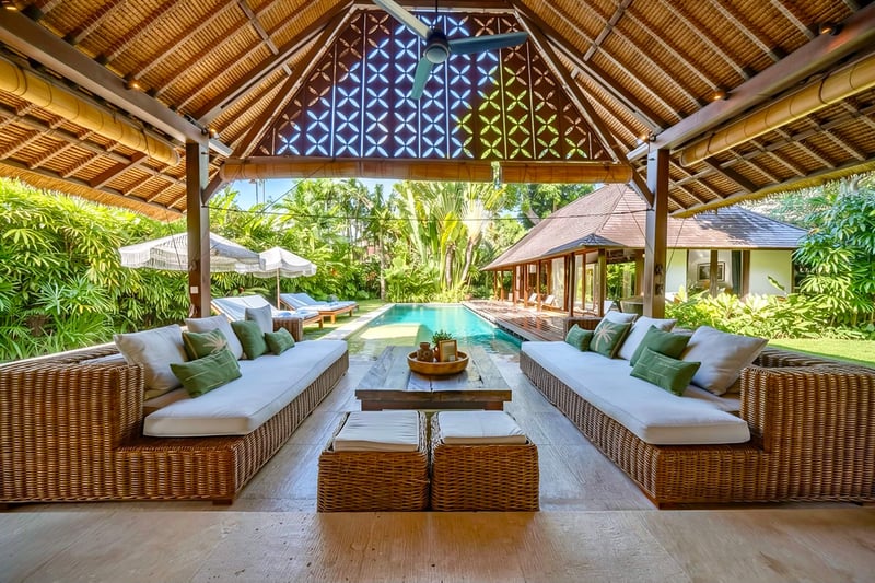Balinese Villa · 16m Pool · Gardens · 5 Min Beach 1
