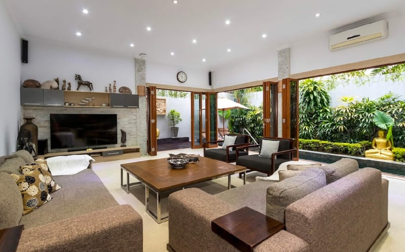Villa Raffaela Legian-Stunning 5 star 4 Bed & Bath 6