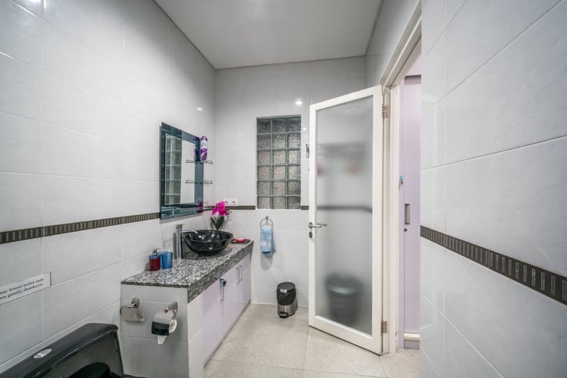 3 Bedroom Private Pool Villa in Kuta! 26