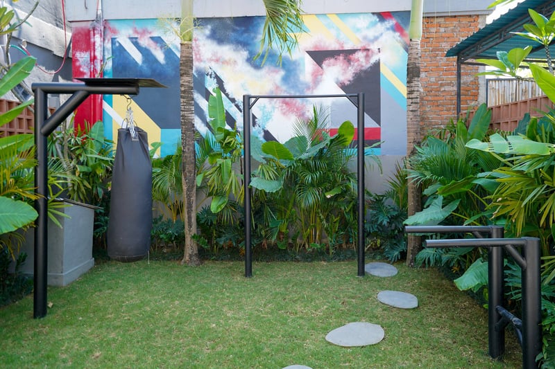 Muscle beach villa 21