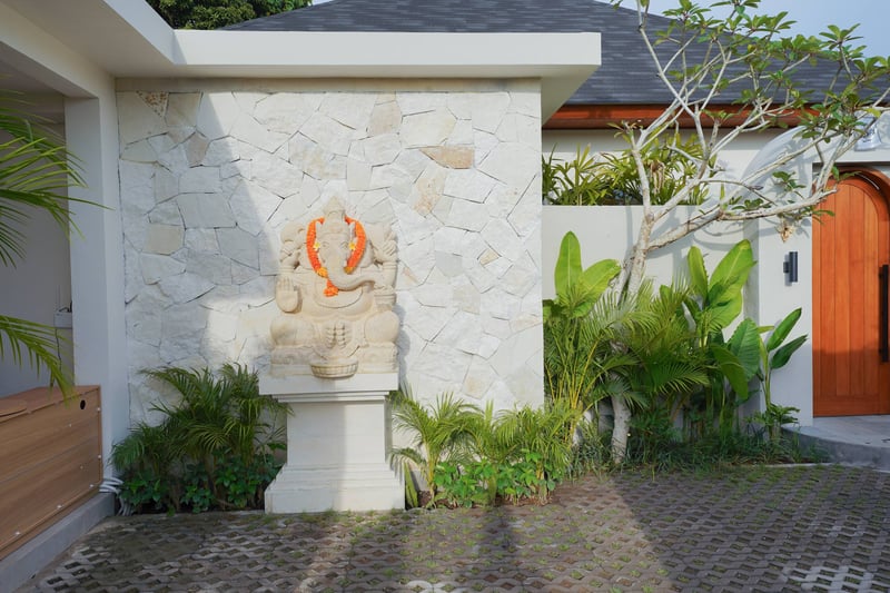 Ubud stylish jungle pool villa 22