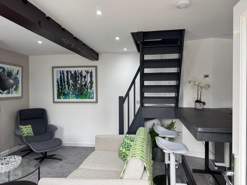 12 Crickhowell Cottages, Town Centre Location 9
