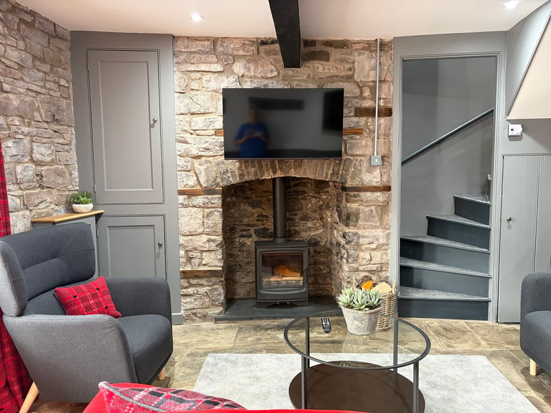 10 Crickhowell Cottages, Town Centre Location 10