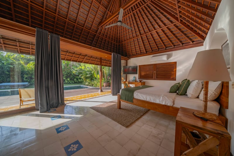 Balinese Villa · 16m Pool · Gardens · 5 Min Beach 28