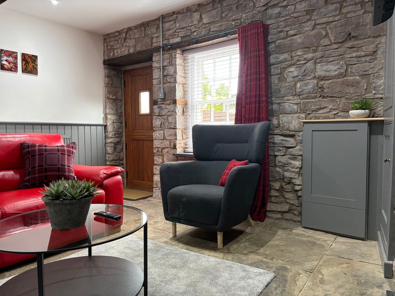 10 Crickhowell Cottages, Town Centre Location 16