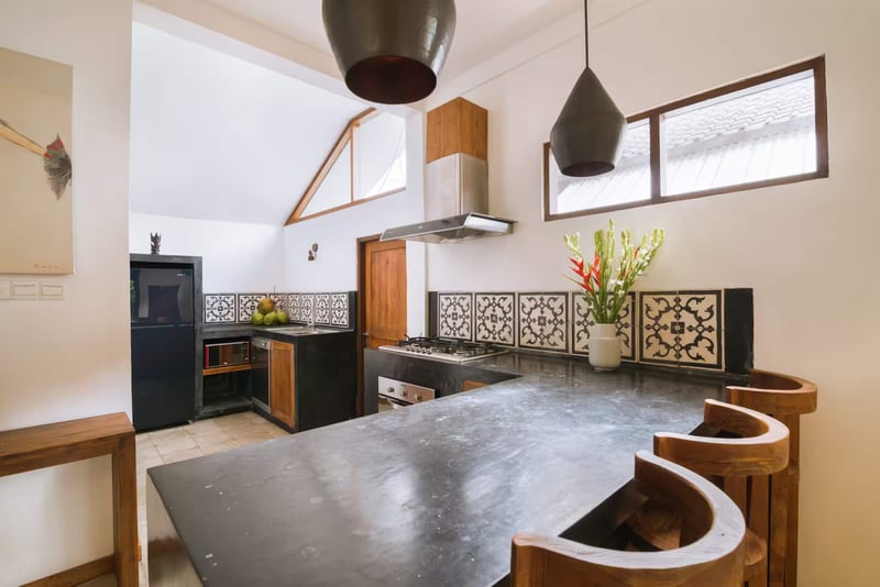 Villa Toya. Central, leafy retreat, sleeps 10 13