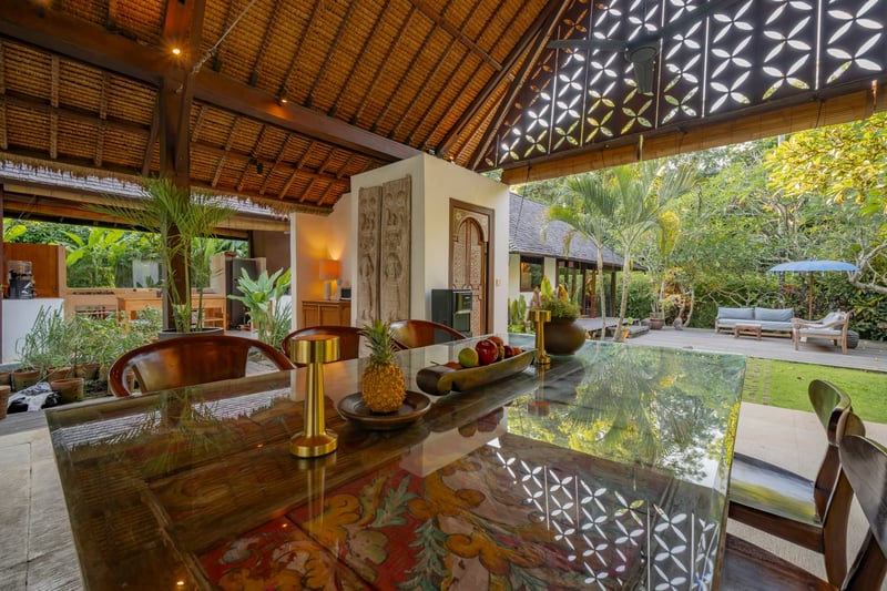 Balinese Villa · 16m Pool · Gardens · 5 Min Beach 22