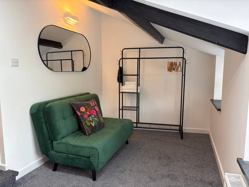 10 Crickhowell Cottages, Town Centre Location 37