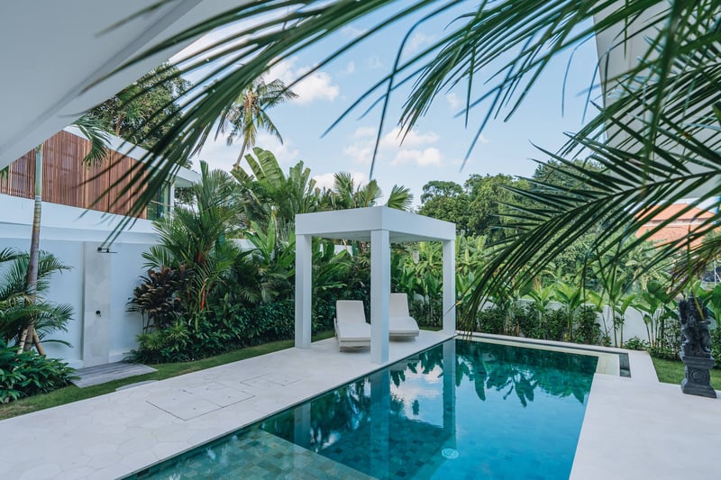 Stunning 3BR Property, Rooftop, Bathtub, 12m Pool — photo 2