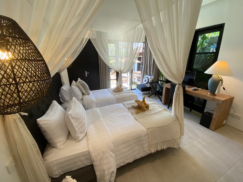 Lotus Luxury Villa Four Bedroom with Pool 6