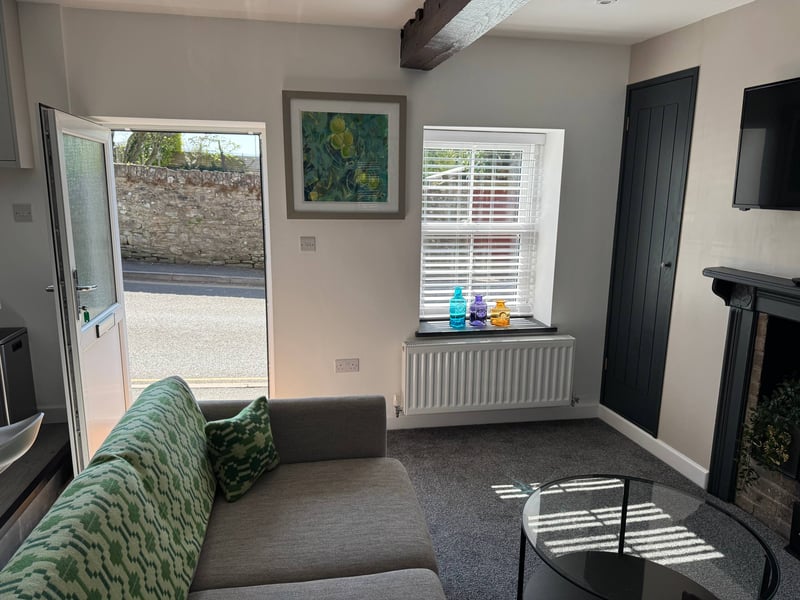12 Crickhowell Cottages, Town Centre Location 11