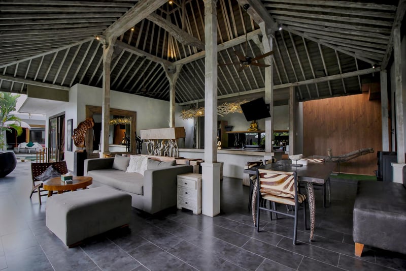 10BR Villa Seminyak|20 Pax |Perfect for BIGFamily 10