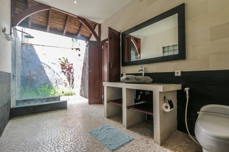 Spacious 3 Bedroom 
Villa Maya Aseman Bagus 22
