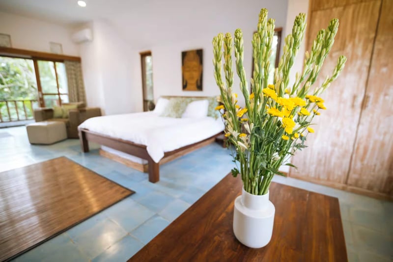 Villa Toya. Central, leafy retreat, sleeps 10 24