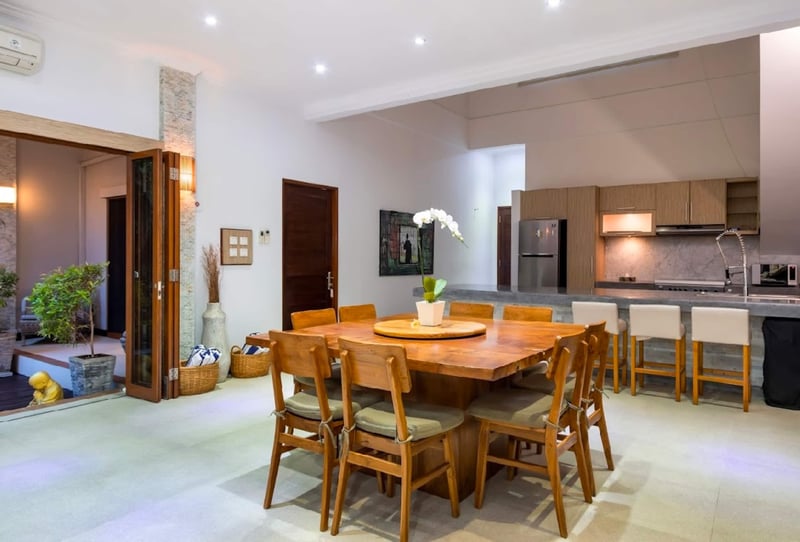 Villa Raffaela Legian-Stunning 5 star 4 Bed & Bath 12