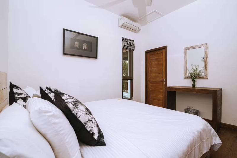 Villa Toya. Central, leafy retreat, sleeps 10 27