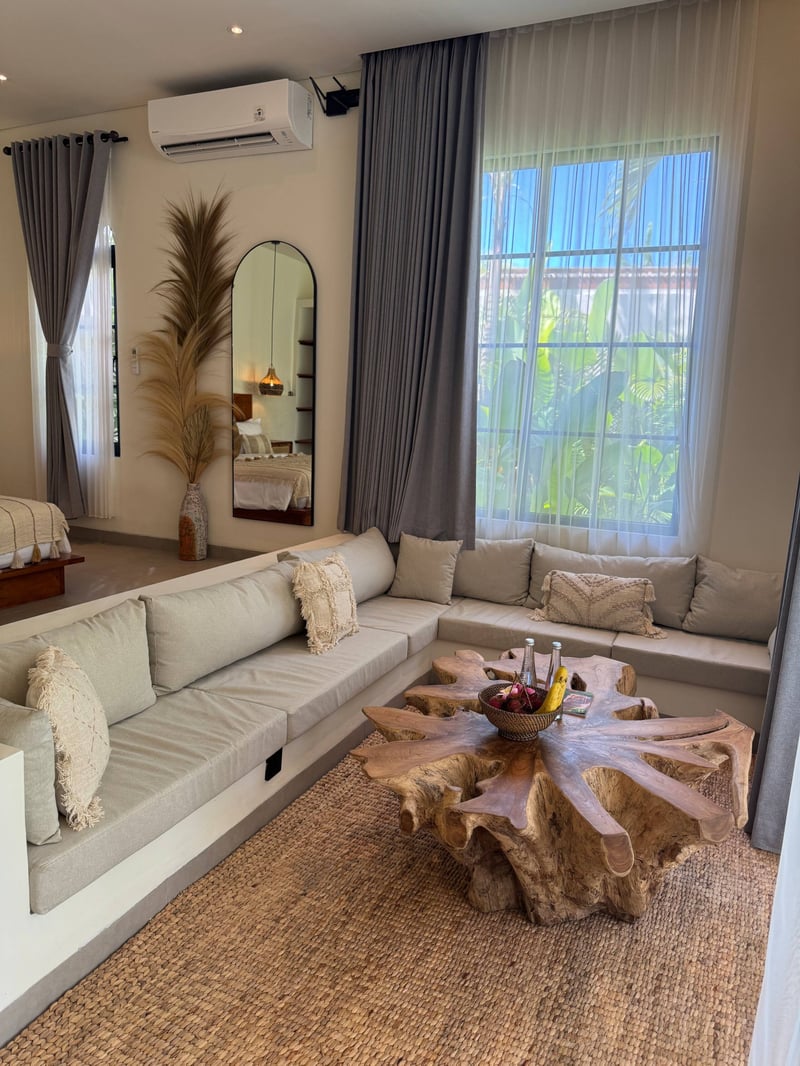 Romansa villa, a calm and tropical pool villa 6