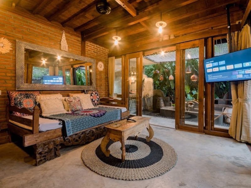PabuanVilla, private, etnik & Impressive honeymoon — photo 4